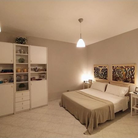 A Due Passi Dal Mare Hotel Монеглия Екстериор снимка
