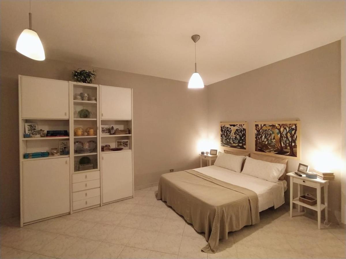 A Due Passi Dal Mare Hotel Монеглия Екстериор снимка