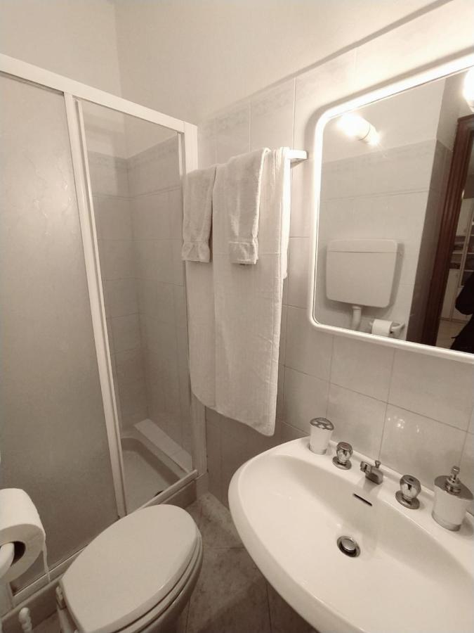 A Due Passi Dal Mare Hotel Монеглия Екстериор снимка