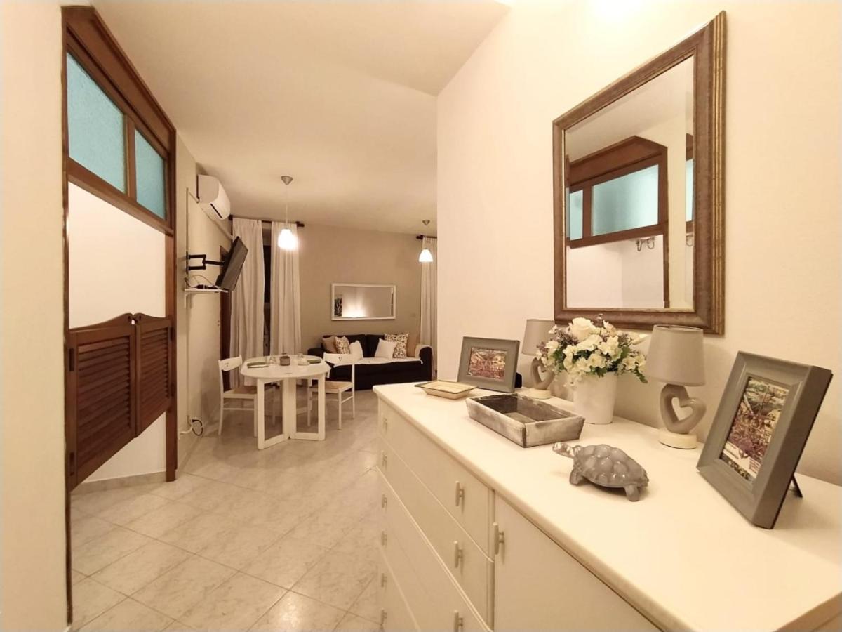 A Due Passi Dal Mare Hotel Монеглия Екстериор снимка